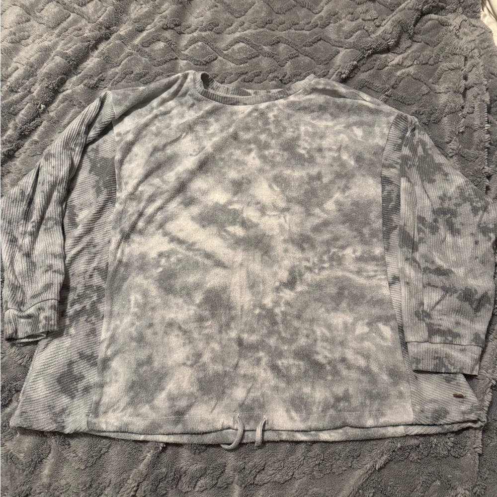 LIVI gray and white tie dyed sweatshirt